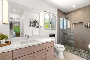 Shower, hair dryer, bidet, towels