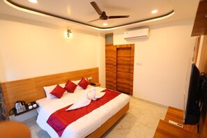 Luxury Room, Garden View | Free WiFi - The Brij Vista (Mathura)
