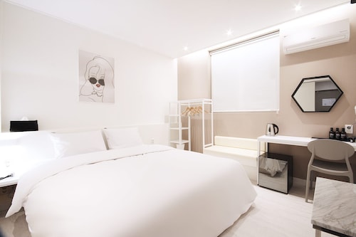 Hotel YAM Yeosu Hakdong