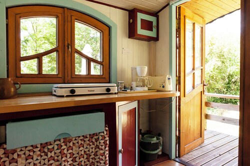 LES ROULOTTES DE RITA, in the countryside, swimming pool, pets welcome!