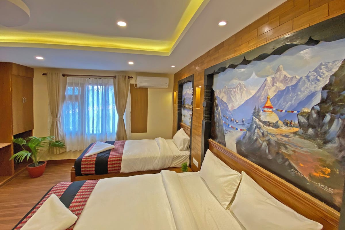 Family Studio Suite, Mountain View | Desk, laptop workspace, free WiFi