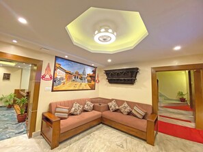 Lobby sitting area - Hotel Insta (Kathmandu)