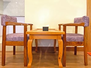 Desk, laptop workspace, free WiFi