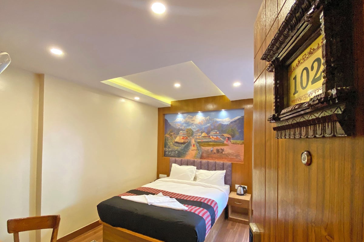 Deluxe Double Room, City View | Desk, laptop workspace, free WiFi