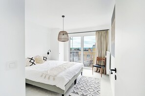 3 bedrooms, iron/ironing board, internet