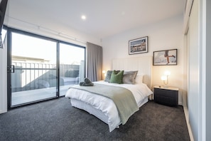4 bedrooms, WiFi, bed sheets