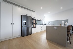 Dishwasher, coffee/tea maker