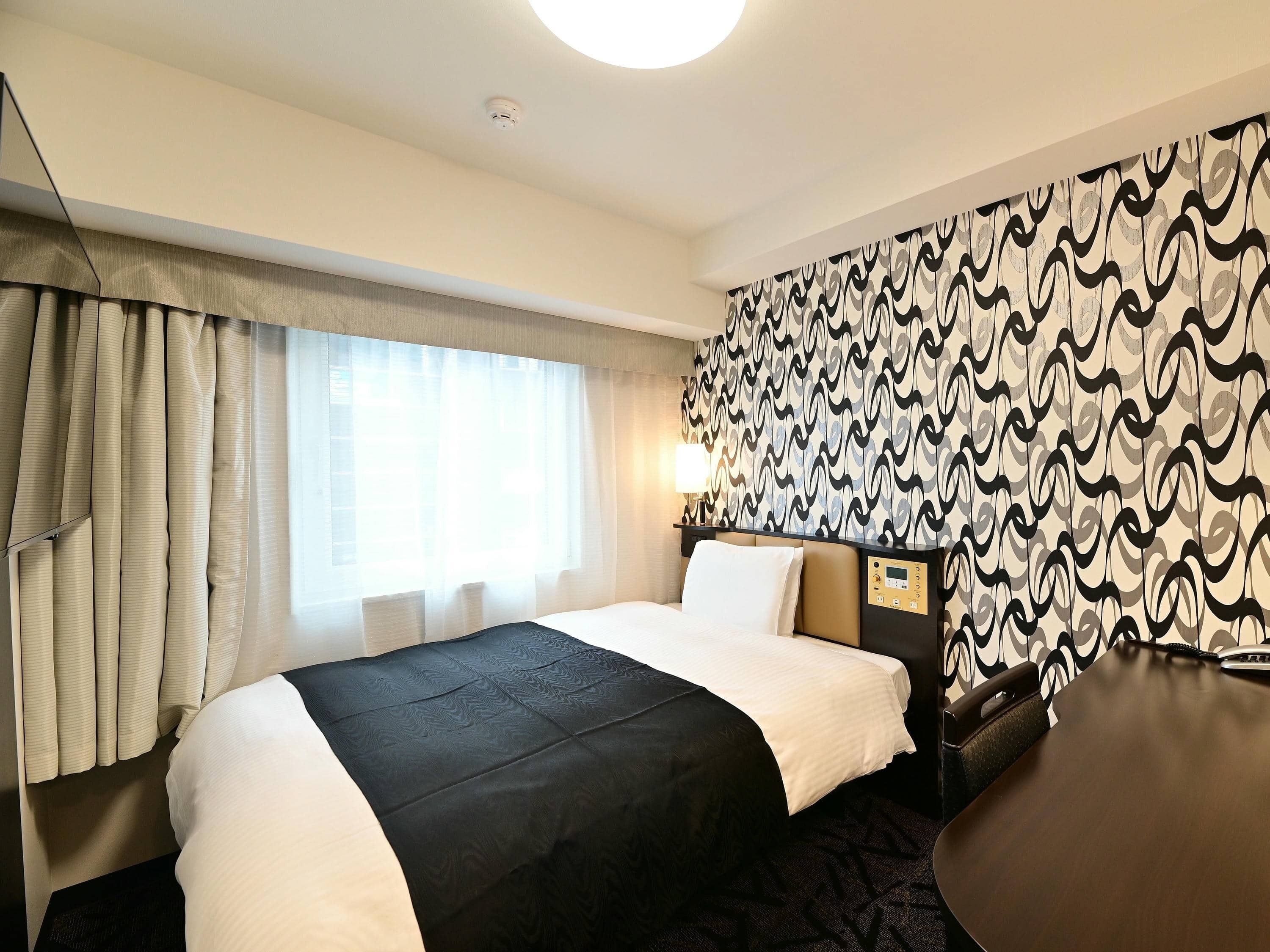 Bureau, rideaux occultants, Wi-Fi gratuit, draps fournis