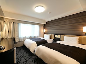 Schreibtisch, Verdunkelungsvorhänge, kostenloses WLAN, Bettwäsche