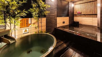 Nhà tắm công cộng