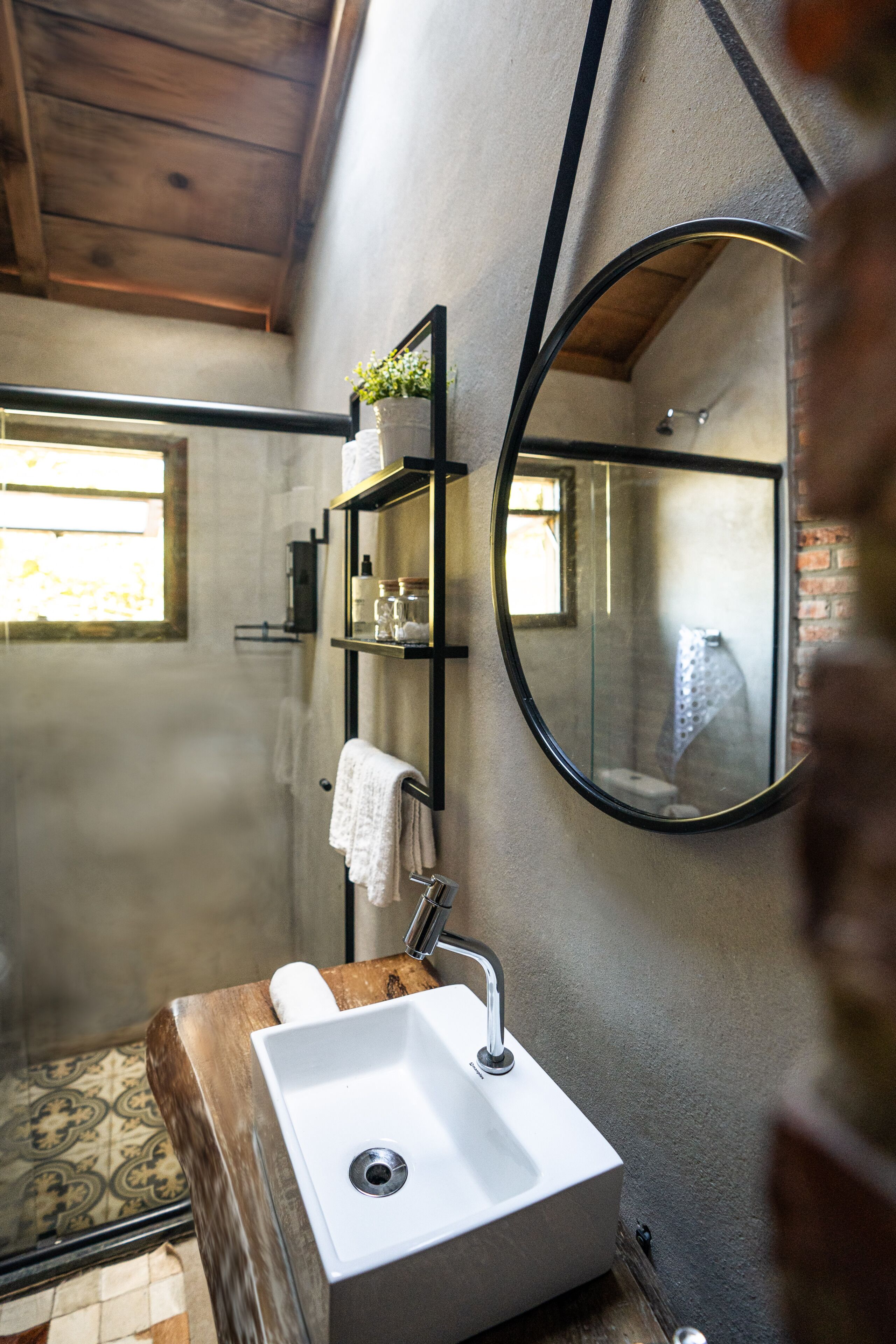 コンフォート キャビン バレービュー | バスルーム | 個別の浴槽とシャワー、ジェットバス、バスアメニテ  ィ (無料)、ヘアドライヤー