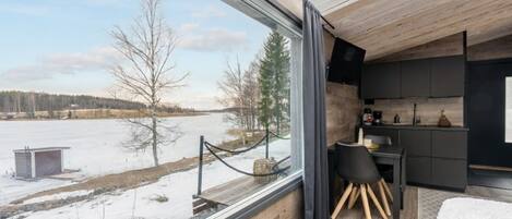 Studio, järvinäköala, järven rannalla | Näkymä huoneesta