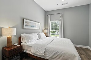 8 bedrooms, free WiFi, bed sheets