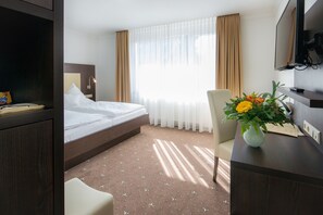 Superior Double Room | In-room safe, desk, laptop workspace, free WiFi - Birkenfelder Hof  (Birkenfeld)