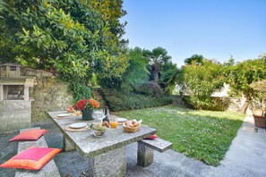 Family Apartment, Multiple Bedrooms, Mountainside (Oasis Panoramic 1BR with shared pool) | Outdoor dining