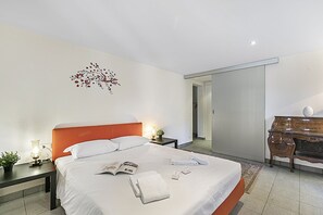 อพาร์ทเมนท์สำหรับครอบครัว, หลายห้องนอน, ติดภูเขา (Oasis Panoramic 1BR with shared pool) | 1 ห้องนอน, เตารีด/โต๊ะรีดผ้า, Wi-Fi ฟรี, ผ้าปูที่นอน