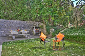 Family Apartment, Multiple Bedrooms, Mountainside (Oasis Panoramic 1BR with shared pool) | Outdoor dining
