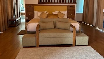 Caja de seguridad en la habitación, cortinas blackout y camas extra