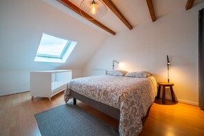 Strykjärn/strykbräda, resesäng, gratis wi-fi och sängkläder