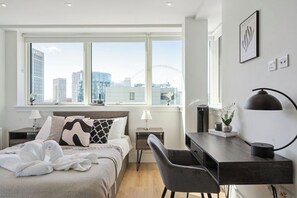 3 chambres, bureau, fer et planche à repasser, Wi-Fi gratuit