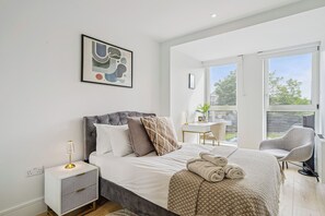 2 slaapkamers, een bureau, een strijkplank/strijkijzer, gratis wifi