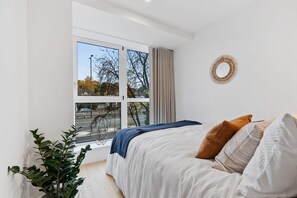 2 bedrooms, desk, iron/ironing board, free WiFi