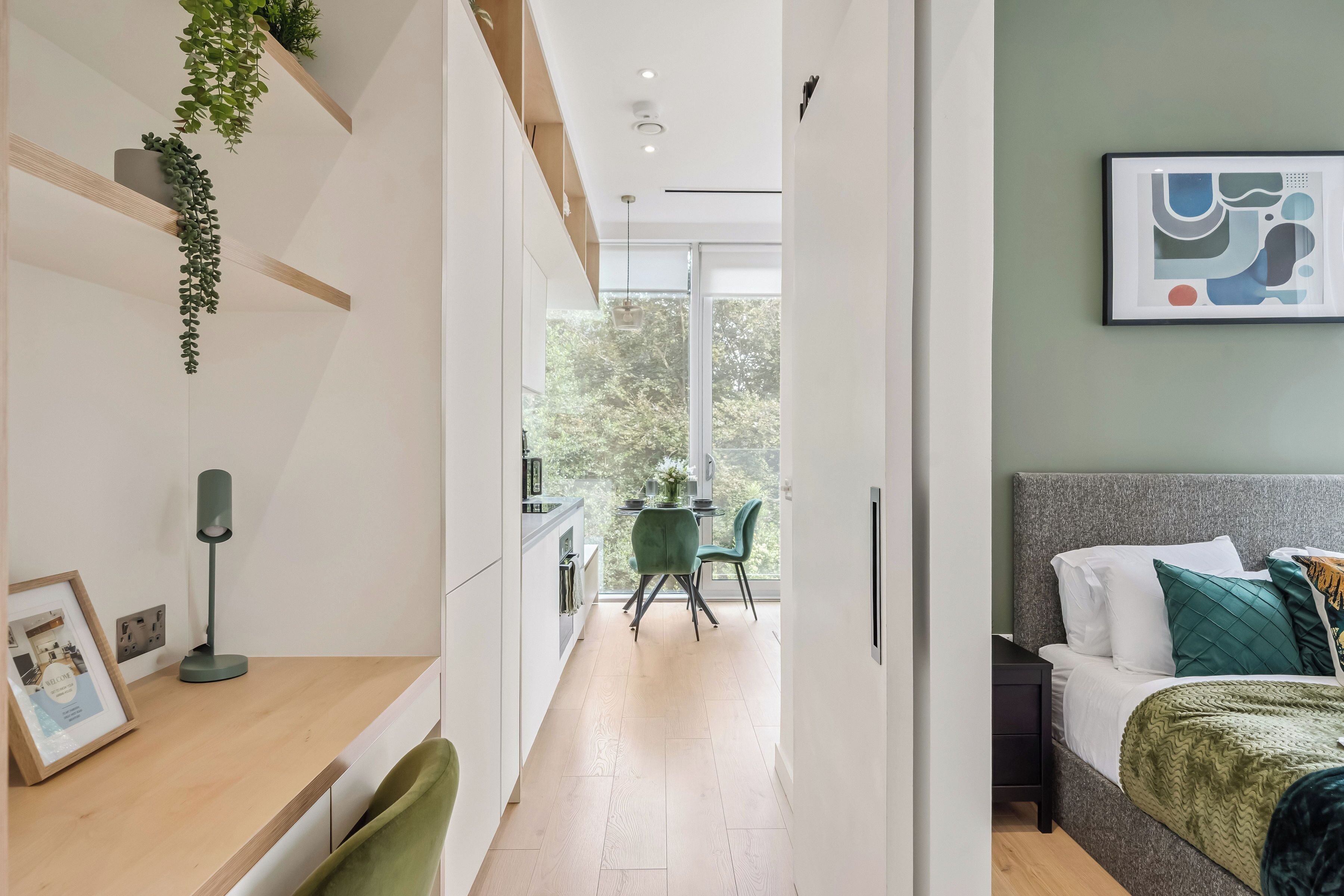 2 habitaciones, escritorio, tabla de planchar con plancha y wifi gratis 