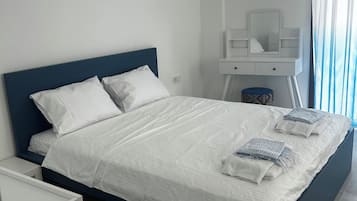 2 bedrooms, iron/ironing board, Internet, bed sheets