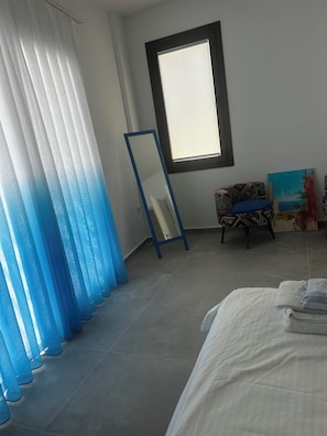 2 bedrooms, iron/ironing board, Internet, bed sheets