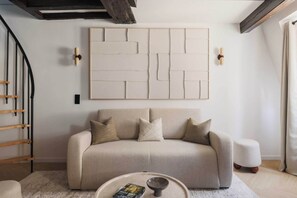 Smart TV, offices - AC Apartment 2BR/6P - Notre-Dame de Paris (Paris)