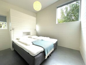 3 bedrooms, iron/ironing board, WiFi