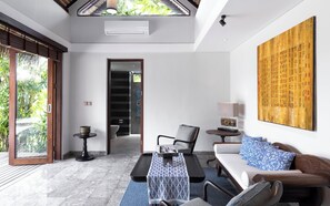 Family Villa, 5 Bedrooms, Private Pool, Garden View | Living area