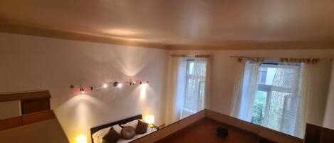 Basic Room | Iron/ironing board, free WiFi