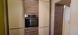 Basic Room | Iron/ironing board, free WiFi