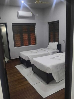 2 chambres, fer et planche à repasser, Wi-Fi, draps fournis
