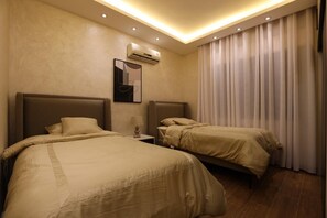 1 bedroom, iron/ironing board, internet, bed sheets