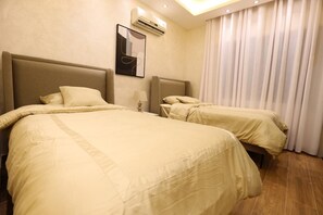 1 bedroom, iron/ironing board, internet, bed sheets