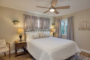 3 chambres, fer et planche à repasser, Wi-Fi gratuit, draps fournis