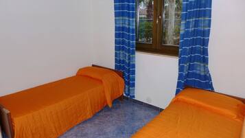 Laptop workspace, soundproofing, free WiFi, wheelchair access