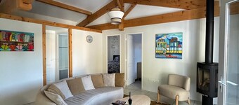 House with swimming pool, pull house and independent studio near the pool