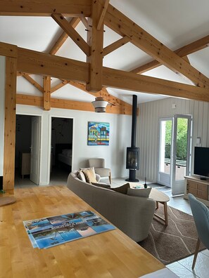 Télévision, cheminée