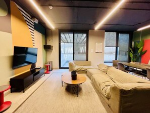 スマートテレビ、書斎 / ワークスペース