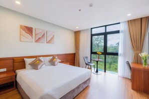 Deluxe Double Room | Desk, blackout drapes, soundproofing, free WiFi