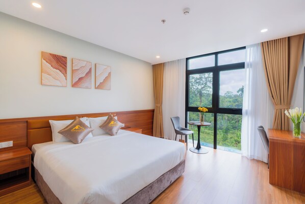 Habitación doble Deluxe | Escritorio, cortinas blackout, insonorización y wifi gratis 