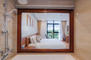 Habitación doble Deluxe | Escritorio, cortinas blackout, insonorización y wifi gratis 