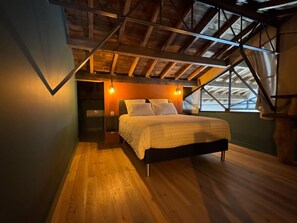 3 chambres, fer et planche à repasser, Wi-Fi, draps fournis