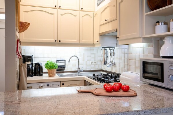 Unclassified image, 1 of 25, button