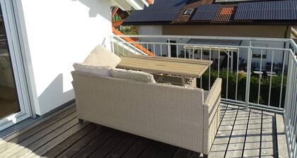 Sunny house with 2 residential units, large garden and sun terrace