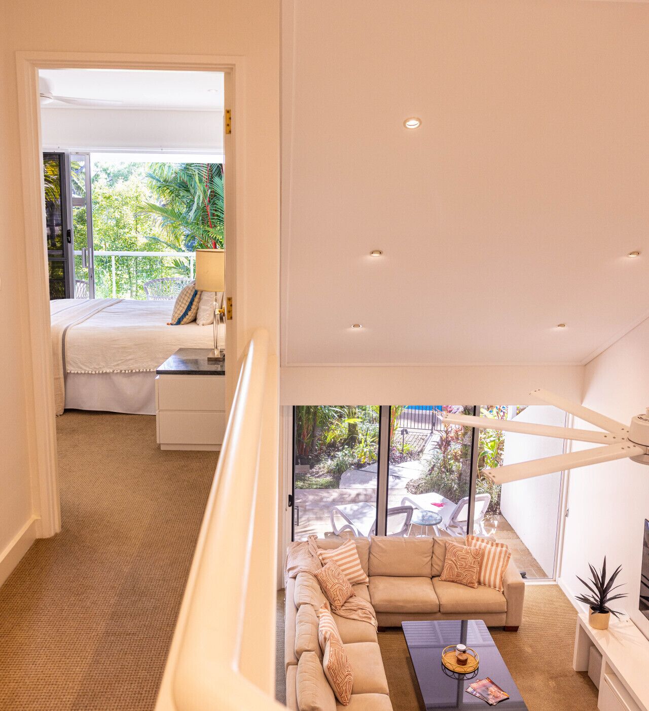 Smart TV, computer monitors