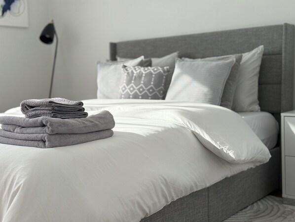 3 bedrooms, iron/ironing board, free WiFi, bed sheets